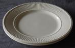 Nr RR161: 2 Grote Wedgwood Edme dinerborden, Tweedehands, onbekend., Ophalen of Verzenden, Zo goed als nieuw, Bord(en)