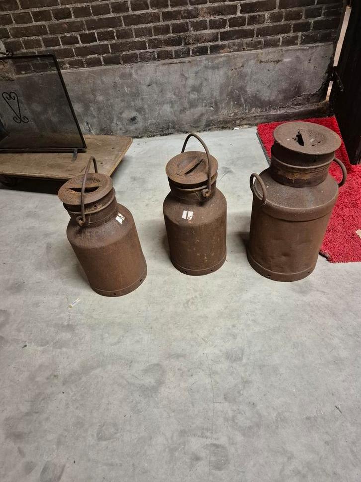 3 oude roestige melkbussen, Antiek en Kunst, Antiek | Koper en Brons, Ophalen