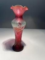 Art Nouveau BACCARAT cameo glass vase ca 1900 cranberry rose, Ophalen