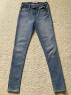 Blauw spijkerbroek jeans van 721 Levi’s High Rice Skinny, 26, Levi's, Blauw, Ophalen of Verzenden, W27 (confectie 34) of kleiner