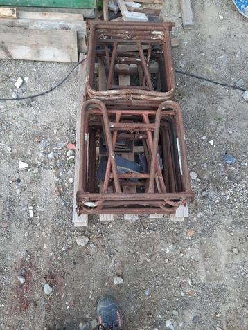 Opperschragen / metselschragen / opperbokjes beschikbaar voor biedingen