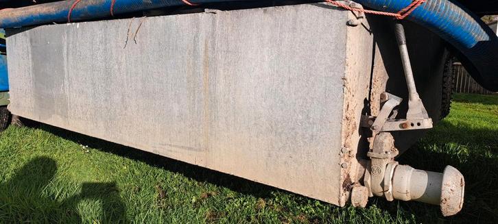 gegalvaniseerde stalen vloeistof opslag met afvoer punten, Doe-het-zelf en Verbouw, Metalen, Ophalen of Verzenden