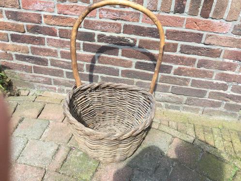 Plukmand met hengsel - rieten mand, Huis en Inrichting, Woonaccessoires | Schalen en Manden, Rond, Riet, Ophalen