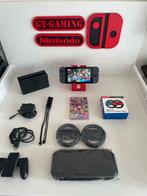 NINTENDO SWITCH NIEUW MODEL 2023 V2 MARIO KART+STUURTJES, Met 2 controllers, Ophalen of Verzenden, Zo goed als nieuw, "