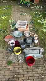 Gratis vazen en potten, Tuin en Terras, Bloembakken en Plantenbakken, Ophalen, Gebruikt, Rond, Minder dan 30 cm