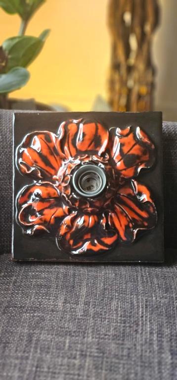 Keramieken plafondlamp met bloemmotief beschikbaar voor biedingen