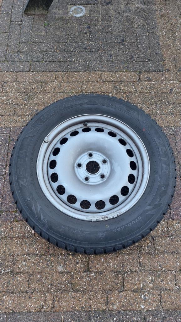 Winterbanden + stalen velgen 215/60R16 VW Audi Seat, Auto-onderdelen, Banden en Velgen, Velg(en), Zomerbanden, 16 inch, 215 mm
