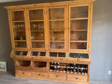 Originele Portugese winkelkast met vooroorlogs glas, wijnrek beschikbaar voor biedingen