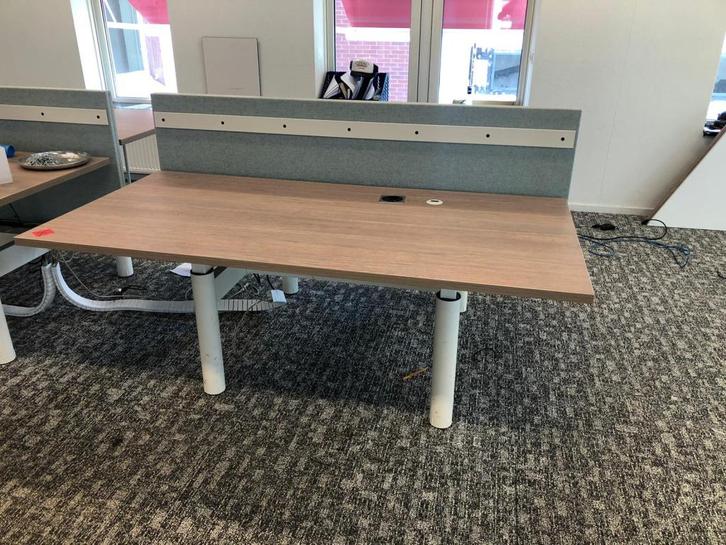 Gispen elektrische duo zit/zit bureaus, Huis en Inrichting, Bureaus, Zo goed als nieuw, Bureau, Elektrisch, In hoogte verstelbaar