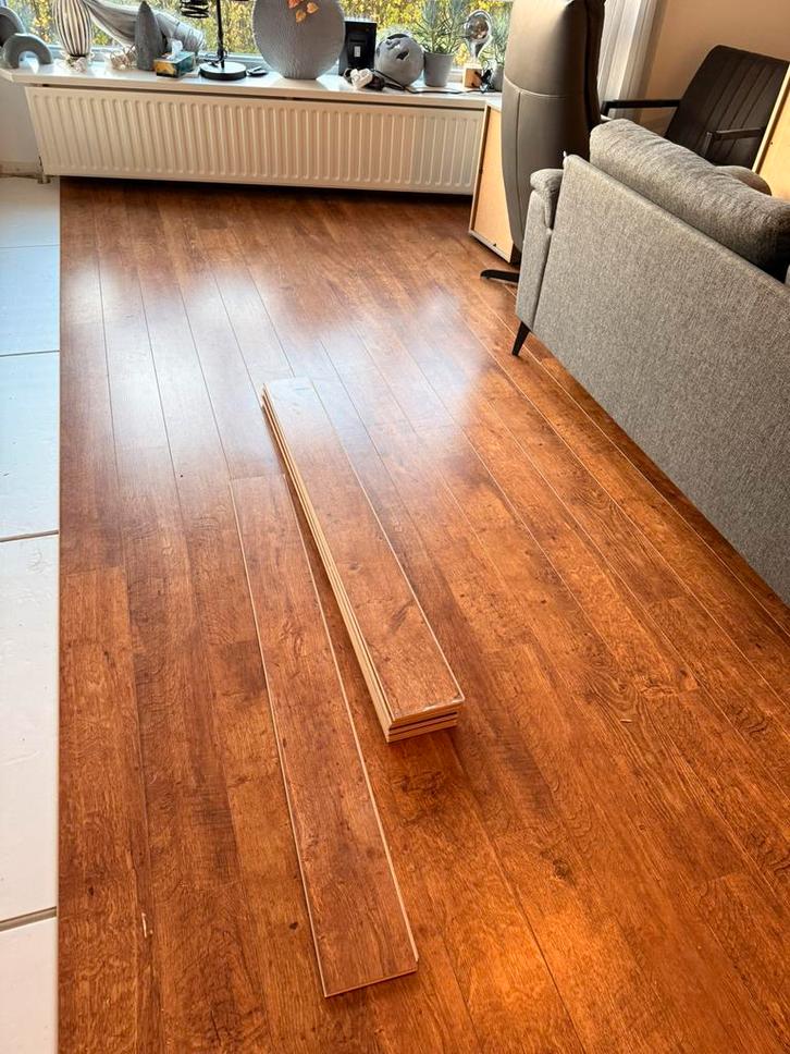 Laminaat vloer Quickstep ongeveer 45m2, Doe-het-zelf en Verbouw, Vloerdelen en Plavuizen, Zo goed als nieuw, Laminaat, Hout, 50 tot 150 cm