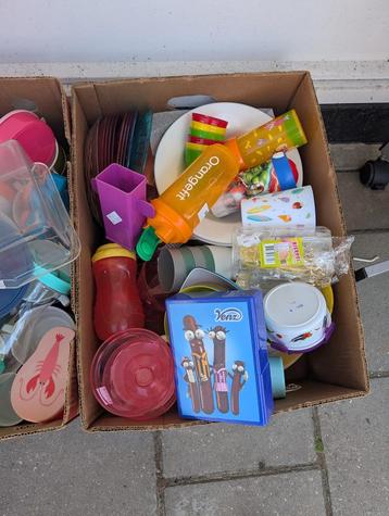 Gratis af te halen rommelmarkt spullen beschikbaar voor biedingen