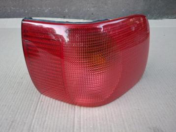 Audi 80 B4 sedan achterlicht rechts origineel 8A0945096D beschikbaar voor biedingen