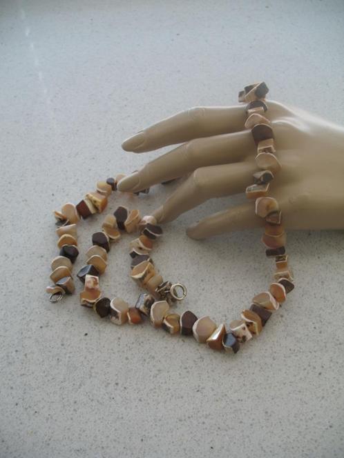 Ketting van Aparte Stenen Bruin Beige Tinten, Sieraden, Tassen en Uiterlijk, Antieke sieraden, Ketting, Overige materialen, Ophalen of Verzenden