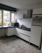 Moderne witte hoekkeuken, Huis en Inrichting, Keuken | Complete keukens, Wit, Hoekkeuken, Ophalen of Verzenden, Zo goed als nieuw