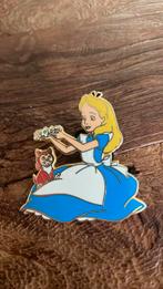 Prachtige Alice in wonderland Disney pin, Verzamelen, Overige typen, Ophalen of Verzenden, Overige figuren, Zo goed als nieuw