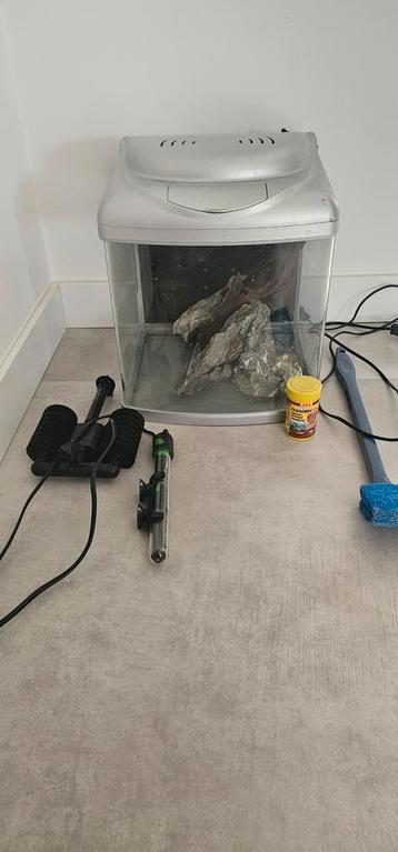 Superfish Aquarium met toebehoren, hout en steen! beschikbaar voor biedingen