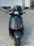 Vespa sprint 2021, Fietsen en Brommers, Scooters | Vespa, Ophalen, Maximaal 45 km/u, Zo goed als nieuw, Benzine