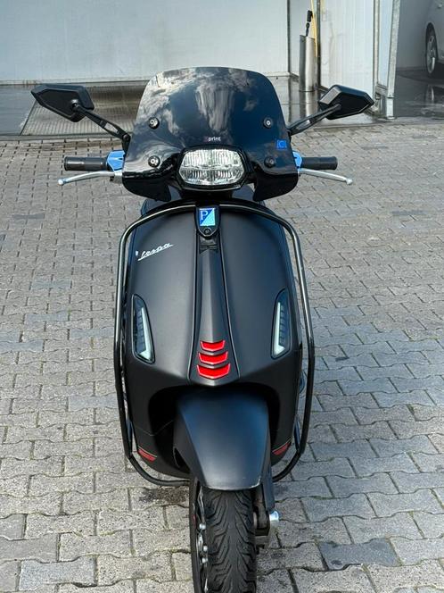 Vespa sprint 2021, Fietsen en Brommers, Scooters | Vespa, Zo goed als nieuw, Maximaal 45 km/u, Benzine, Ophalen
