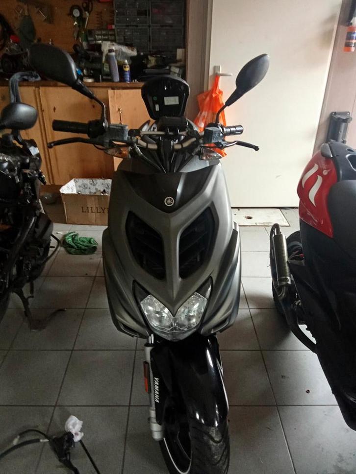 Yamaha aerox naked, Fietsen en Brommers, Scooters | Yamaha, Zo goed als nieuw, Aerox, Maximaal 45 km/u, Benzine, Ophalen