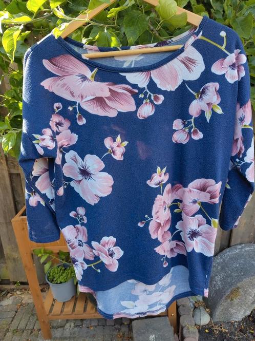 Dunne zomertrui bloemen 3/4 mouw Only maat 36 38 M OPHALEN, Kleding | Dames, Truien en Vesten, Gedragen, Blauw, Ophalen