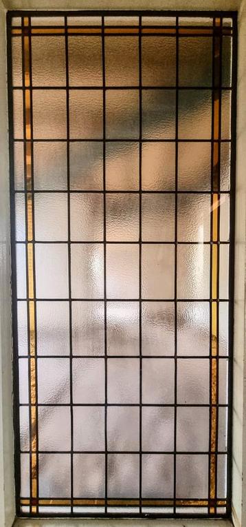 Prachtig antiek intact glas in lood voorzetraam beschikbaar voor biedingen