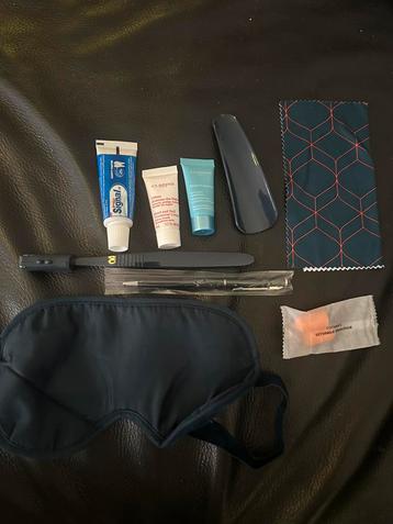 Air France Business Class Travel / Survival Kit met 11 items beschikbaar voor biedingen