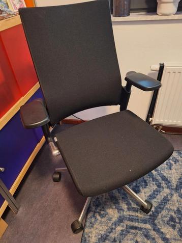 ahrend 2000 bureaustoel  beschikbaar voor biedingen