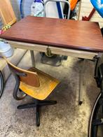 Oud schooltafeltje met stoel, Ophalen, Gebruikt, Bureau