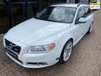 Volvo V70 2.5FT R-Design Automaat 230PK LEER / XENON / 19" V, Gebruikt, Zwart, Onderhoudsboekje, 5 cilinders
