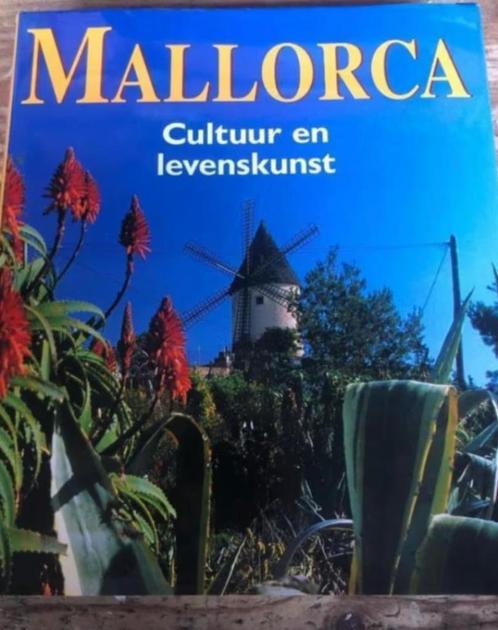 Cultuur en Levenskunst van Mallorca (2000), Boeken, Reisgidsen, Zo goed als nieuw, Reisgids of -boek, Europa, Overige merken, Ophalen of Verzenden