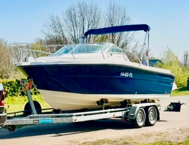 Karnic Bleuwater 2260, Watersport en Boten, Speedboten, Gebruikt, 6 meter of meer, Benzine, 200 pk of meer, Polyester, Binnenboordmotor