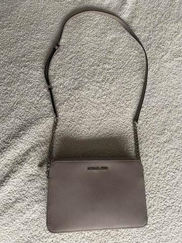 Michael Kors large Saffiano leer crossbody lichtgrijs beschikbaar voor biedingen
