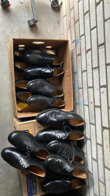 Partij nette herenschoenen beschikbaar voor biedingen