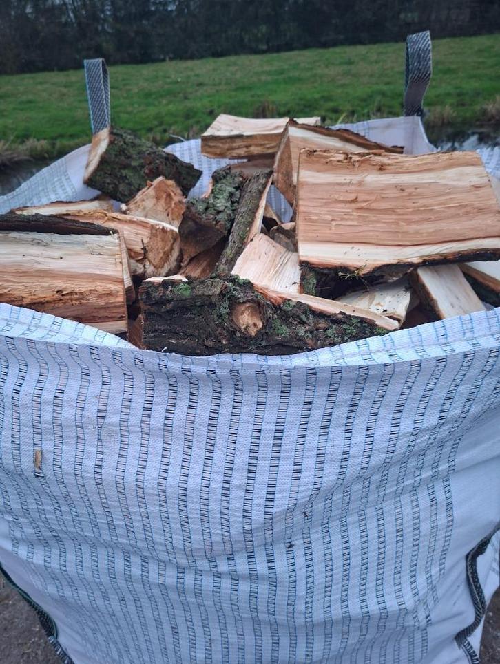 Vers gekloofd wilgen hout, Tuin en Terras, Haardhout, Minder dan 3 m³, Ophalen