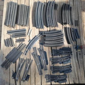 Partij rails voor spoorbaan beschikbaar voor biedingen