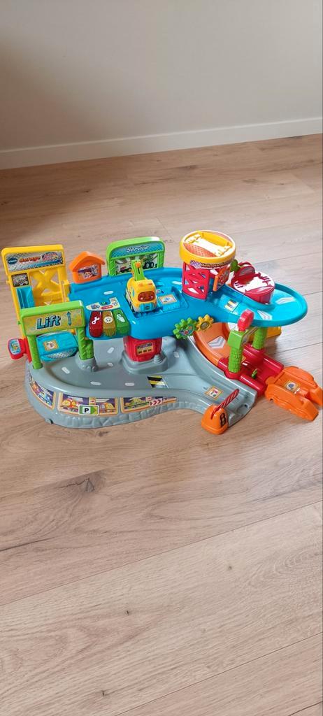 VTech Toet Toet Auto's Garage inclusief Teun Takelwagen, Kinderen en Baby's, Speelgoed | Speelgoedvoertuigen, Gebruikt, Ophalen