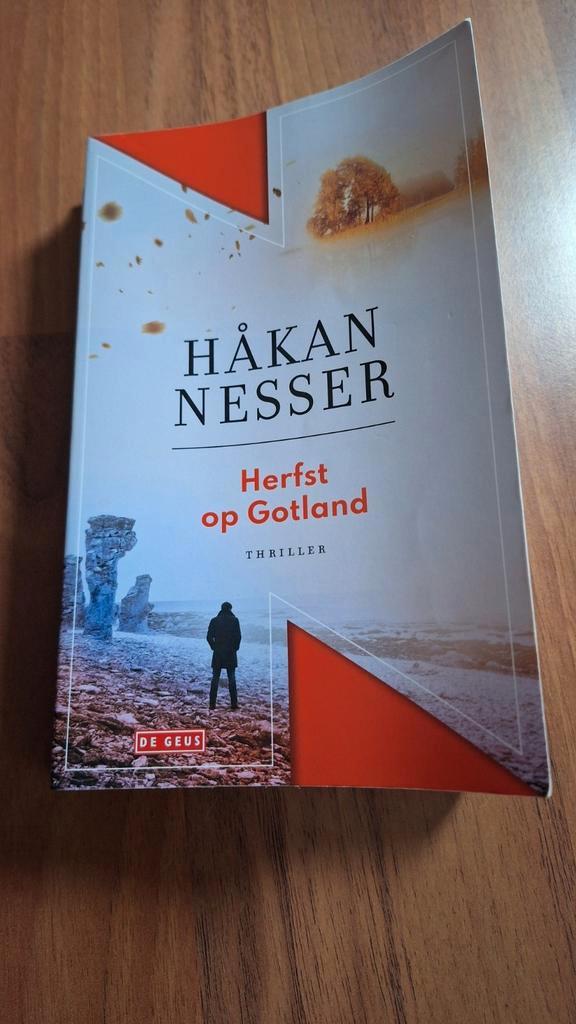 Håkan Nesser - Herfst op Gotland, Boeken, Thrillers, Zo goed als nieuw, Ophalen of Verzenden