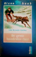 De Grote Hondenslee-Race, Boeken, Gelezen, Fictie algemeen, John Reynolds Gardiner, Ophalen of Verzenden