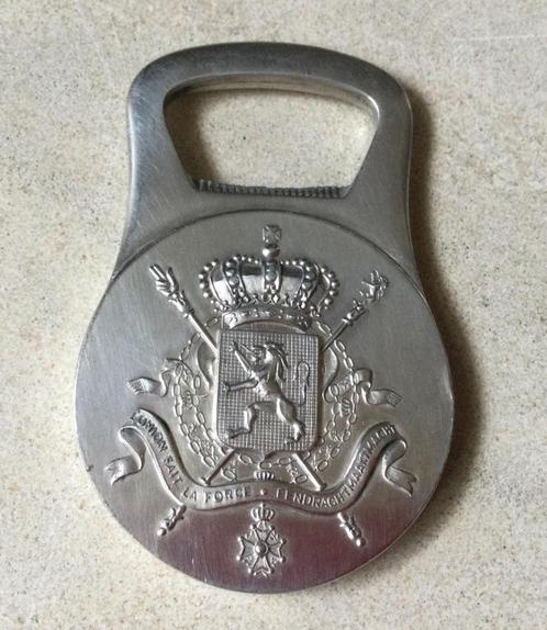Christofle France zeldzame verzilverde embleem flesopener, Antiek en Kunst, Curiosa en Brocante, Verzenden