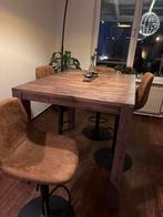 Houten Eettafel met 4 Barstoelen, Ophalen of Verzenden, In hoogte verstelbaar, Gebruikt