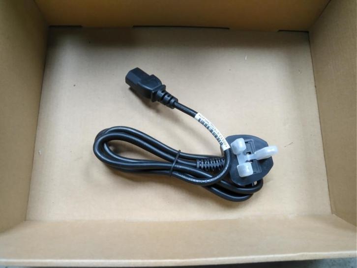 Engelse Voedingskabels naar apparatensnoer C13, Hobby en Vrije tijd, Elektronica-componenten, Nieuw, Ophalen of Verzenden