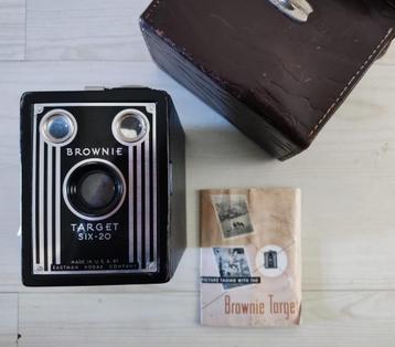 Vintage camera Kodak Brownie Target Six-20 in originele tas beschikbaar voor biedingen