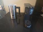 Nespresso machine met melk opschuimer, Ophalen of Verzenden, Zo goed als nieuw