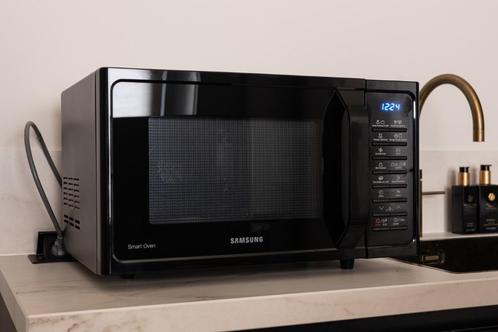 Samsung combi, Witgoed en Apparatuur, Magnetrons, Zo goed als nieuw, Vrijstaand, Combimagnetron, 45 tot 60 cm, Grill, Oven, Draaiplateau