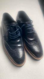 Donkerblauwe prada schoenen, Kleding | Dames, Schoenen, Ophalen of Verzenden, Zo goed als nieuw, Blauw, Sneakers of Gympen