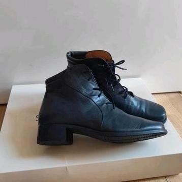 Mooie veterschoen Vabene 38.5 beschikbaar voor biedingen