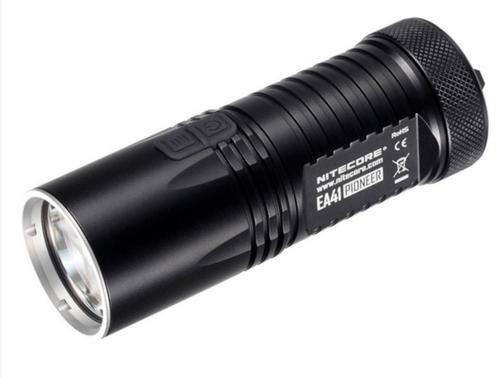 Zaklamp Nitecore EA41, Caravans en Kamperen, Zaklampen, Nieuw, Batterij, Ophalen of Verzenden