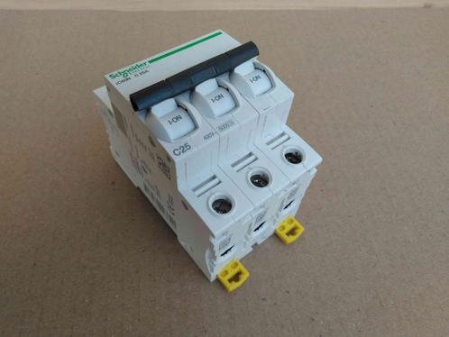 Installatieautomaat Schneider Electric IC60N C25A 3-polig, Hobby en Vrije tijd, Elektronica-componenten, Zo goed als nieuw, Ophalen of Verzenden