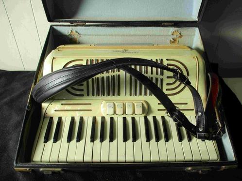 accordeon Charron Frères, Muziek en Instrumenten, Accordeons, Gebruikt, Toetsaccordeon, 80-bas, Overige merken, Met koffer, Met riemen