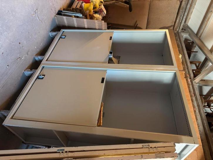 Vintage grote liggende stalen schuifdeur lade kasten (2x), Huis en Inrichting, Kasten | Roldeurkasten en Archiefkasten, Gebruikt